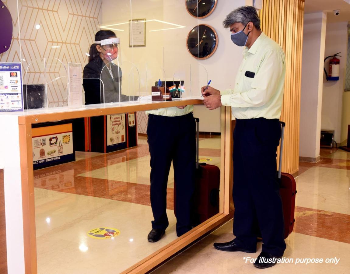 Oyo 64004 Hotel Kartar Zirakpur Eksteriør bilde